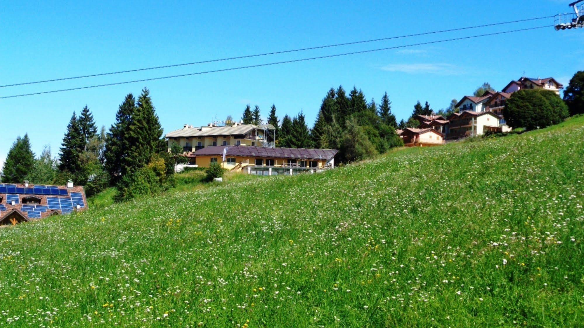 Hotel Dolomiti - Azzurro Club Polsa エクステリア 写真